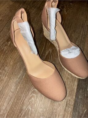 Amazon Women's Espadrille Wedge Slingbacks in Tan